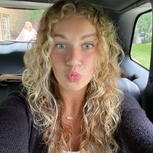 Meet your Posher, Lexi